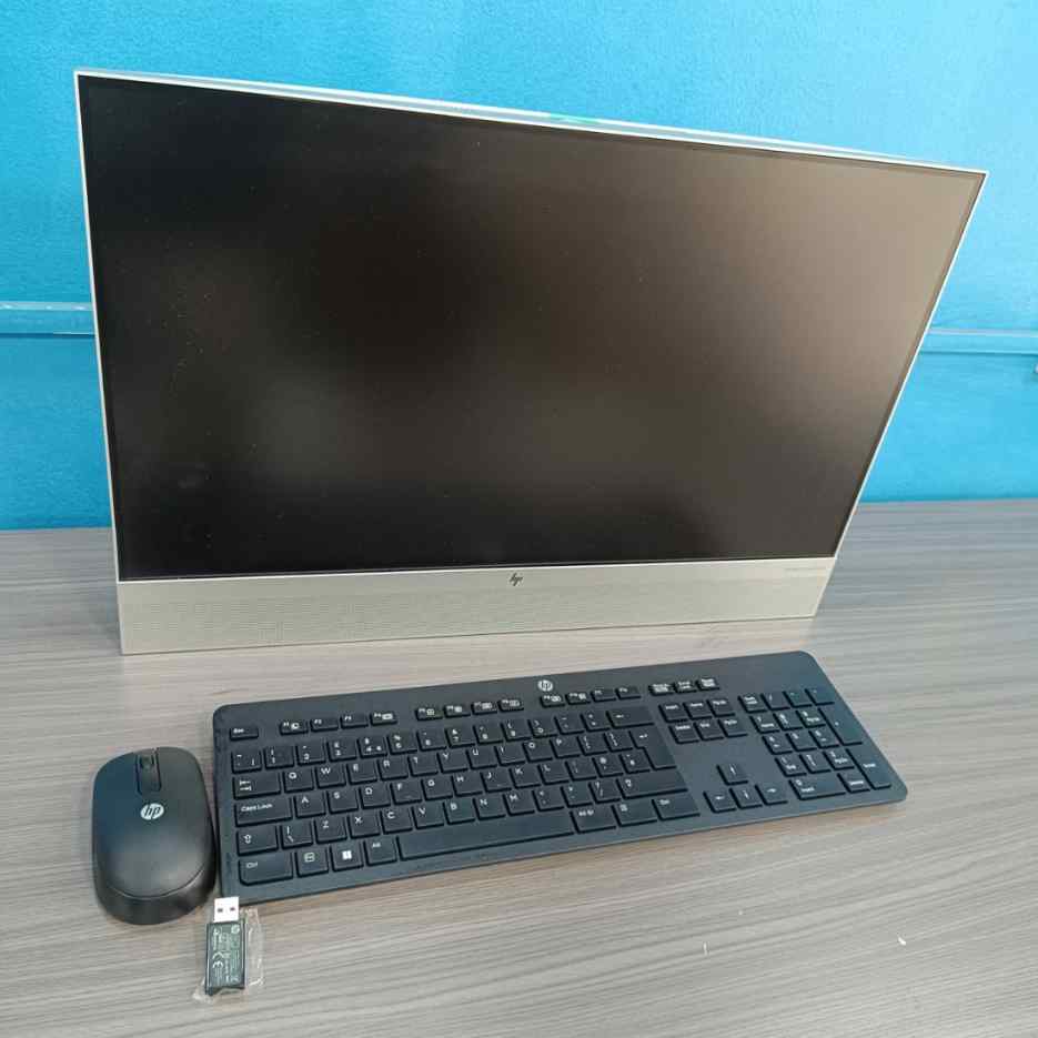 Ordinateur bureau HP EliteOne 800 G6 24 All in one 24'' core i7 10th Ram 16 SSD 512gb